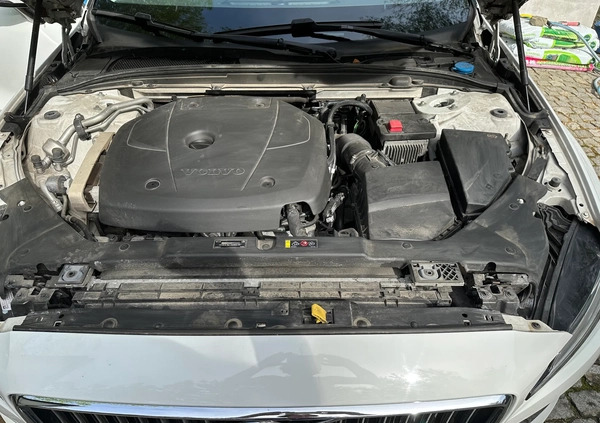 Volvo S60 cena 124000 przebieg: 103000, rok produkcji 2019 z Warszawa małe 92